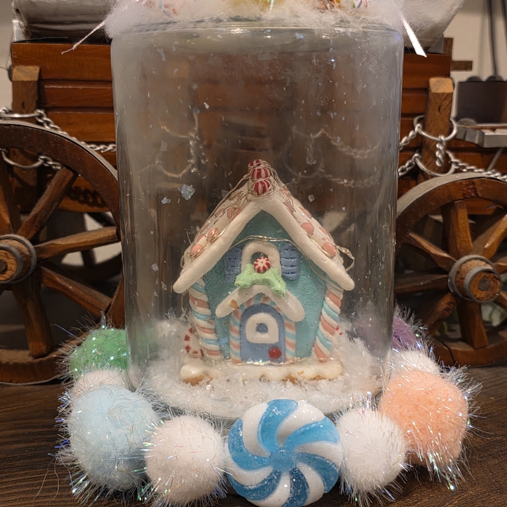 Handcrafted Holiday Gingerbread House Snow Globe With Lights- NWT - Picture 3 of 5